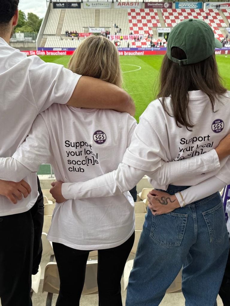 supporter Tee